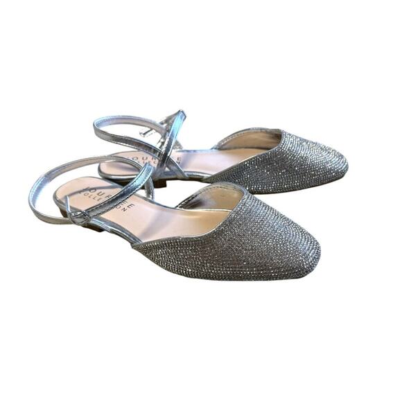 Journee Collection Nysha Square Toe Rhinestone Crystal Flats Size 6.5 Like New - Picture 15 of 16